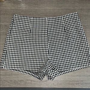 Kendall & Kylie checkered shorts